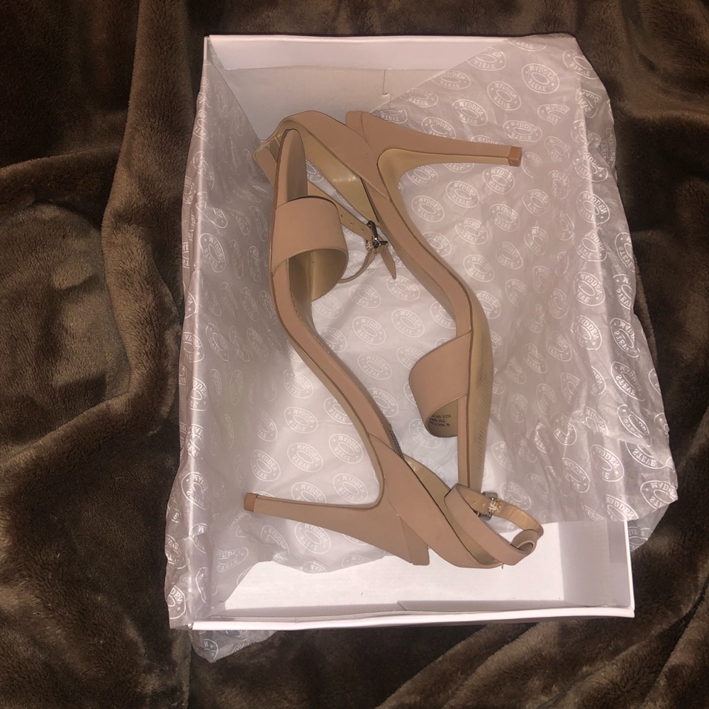 ⭐️Steve Madden Eternity Heels - Blush - Size 9⭐️